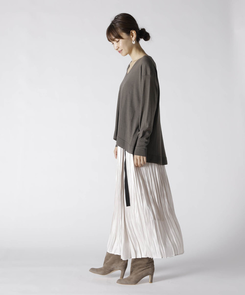 1er Arrondissement（プルミエアロンディスモン）の「Empaire Vネックニットプルオーバー（ニット/セーター・レディース・ネイビー/カーキ/キャメル/ピンク系その他・FREE）」の20枚目の写真