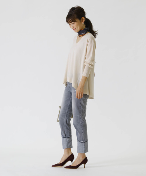 1er Arrondissement（プルミエアロンディスモン）の「Empaire Vネックニットプルオーバー（ニット/セーター・レディース・ネイビー/カーキ/キャメル/ピンク系その他・FREE）」の17枚目の写真