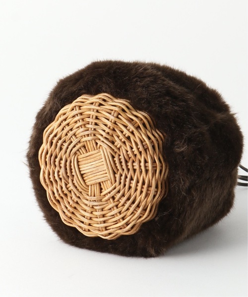 The Bagmati（ザバグマティ）の「【Bagmati / バグマティ】drawstring fur bag（ショルダーバッグ・レディース・ブラウン/キャメル/ブルー系その他・FREE）」の10枚目の写真