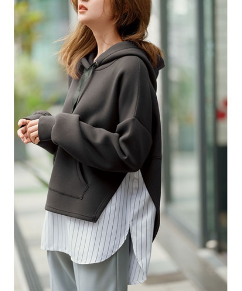 GeeRA(ジーラ)の「シャツレイヤード風ダンボールパーカー(パーカー・レディース・パープル/チャコール・MEDIUM/LARGE/X-LARGE)」の2枚目の写真