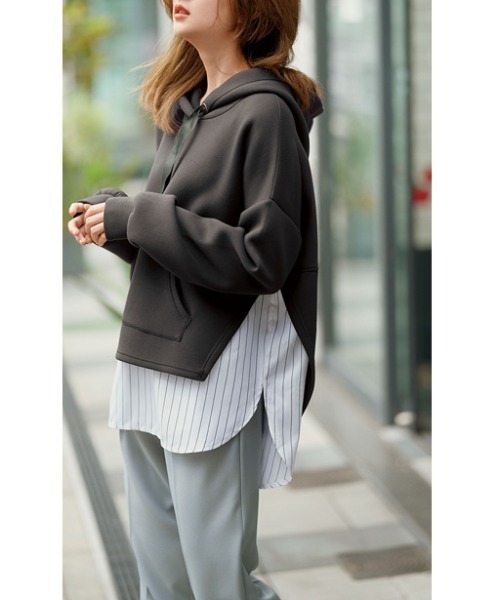 GeeRA(ジーラ)の「シャツレイヤード風ダンボールパーカー(パーカー・レディース・パープル/チャコール・MEDIUM/LARGE/X-LARGE)」の8枚目の写真