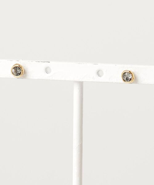 rovtski(ロフトスキー)の「Z)【LEF MADE】プチラウンドピアス(ピアス(片耳用)・レディース・イエロー/ホワイト/ピンク系その他/エメラルド/レッド/その他/ブルー/ベージュ/キナリ/グレー・FREE)」の3枚目の写真