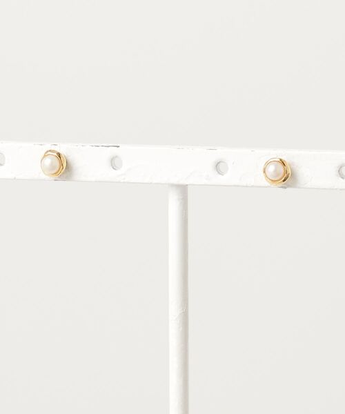rovtski(ロフトスキー)の「Z)【LEF MADE】プチラウンドピアス(ピアス(片耳用)・レディース・イエロー/ホワイト/ピンク系その他/エメラルド/レッド/その他/ブルー/ベージュ/キナリ/グレー・FREE)」の2枚目の写真