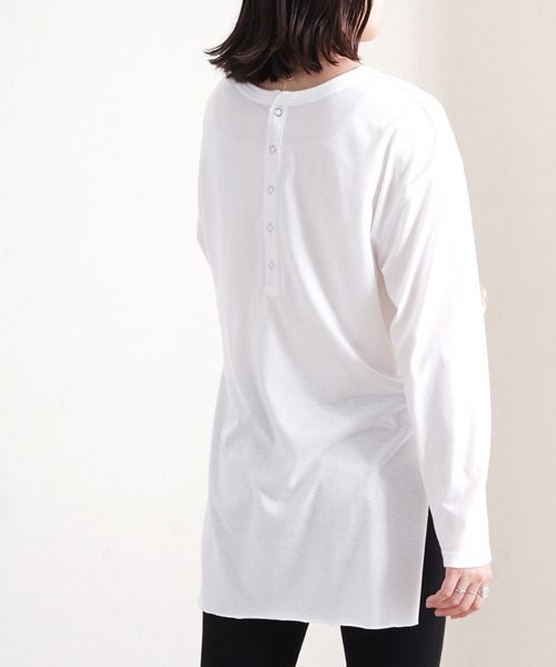 Fizz（フィズ）の「【Fizz/フィズ】　バックヘンリーネック　カットオフヘムカットソー（Tシャツ/カットソー・レディース・パープル/ベージュ/オフホワイト/ブラック・M）」の10枚目の写真