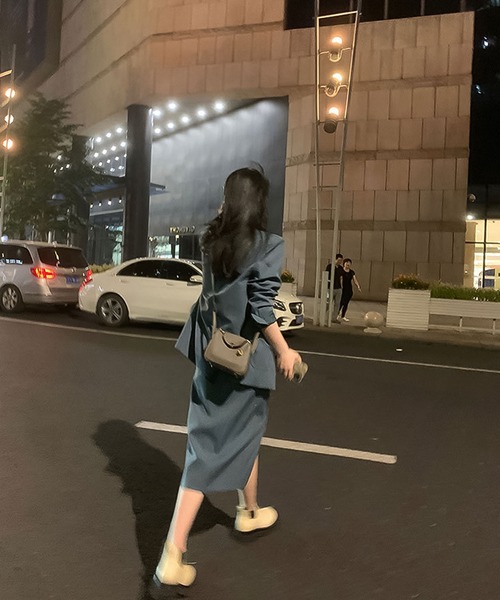 Doula Doula（ドゥーラドゥーラ）の「ジャンパースカート＋ステッチジャケットセットアップ(ジャケット＋ワンピース)（セットアップ・レディース・ベージュ/ブルー/ブラック/グレー・FREE）」の16枚目の写真