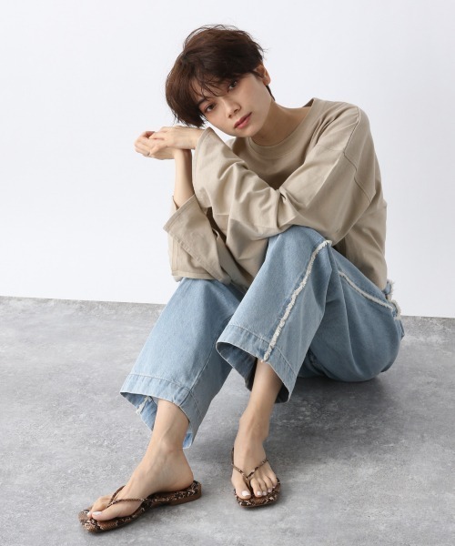 JEANASIS(ジーナシス)の「フェイクレザートングサンダル/947539(サンダル・レディース・ブラック/ライトカーキ/パイソン/イエロー・M/L)」の13枚目の写真