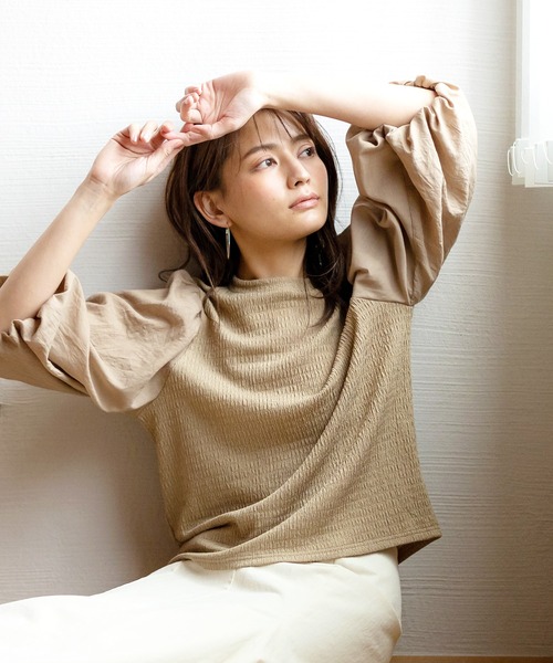 ぽこぽこシャーリングボリューム袖プルオーバー シャツ ブラウス トップス 21ss Emilyan エミリアン のファッション