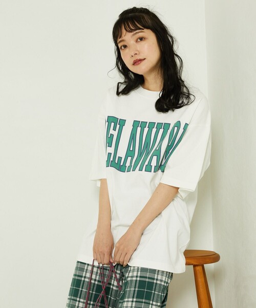 FREAK'S STORE(フリークスストア)の「ビッグカレッジロゴTシャツ(Tシャツ/カットソー・レディース・ベージュ/ネイビー/オフホワイト/スミクロ・フリ-)」の2枚目の写真