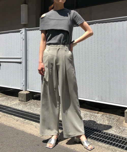 &g'aime(アンジェム)の「【&g'aime】アシンメトリースリーブニット(ニット/セーター・レディース・ホワイト/ブラック/ダークグリーン/ベージュ・FREE)」の14枚目の写真