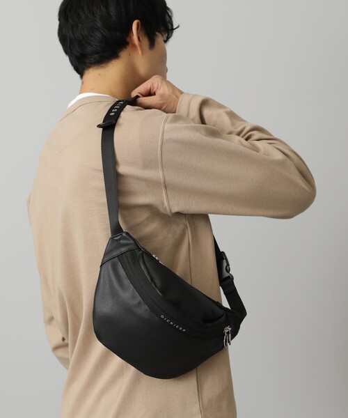 Dickies（ディッキーズ）の「Dickies × BEAMS HEART / 別注 フェイクレザー ウエストバッグ(ユニセックス)（ボディバッグ/ウエストポーチ・メンズ・ブラック/ベージュ・ONE SIZE）」の4枚目の写真