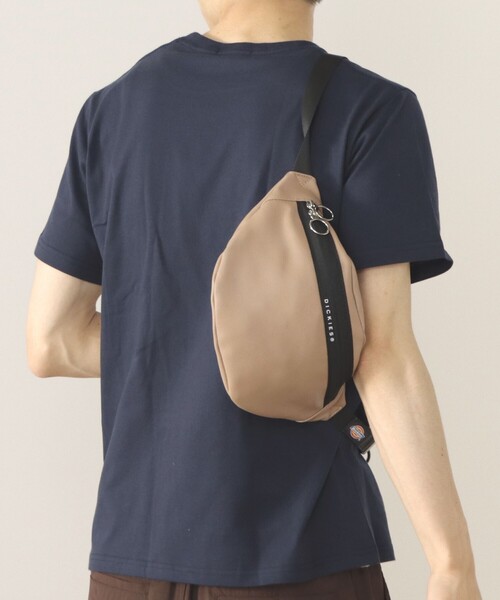 Dickies（ディッキーズ）の「Dickies × BEAMS HEART / 別注 フェイクレザー ウエストバッグ(ユニセックス)（ボディバッグ/ウエストポーチ・メンズ・ブラック/ベージュ・ONE SIZE）」の11枚目の写真