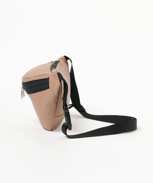 Dickies（ディッキーズ）の「Dickies × BEAMS HEART / 別注 フェイクレザー ウエストバッグ(ユニセックス)（ボディバッグ/ウエストポーチ・メンズ・ブラック/ベージュ・ONE SIZE）」の22枚目の写真