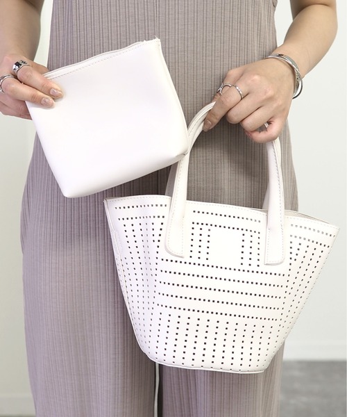 Riberry（リベリー）の「パンチングハンドバッグ（ハンドバッグ・レディース・ホワイト/ブラック/ブラウン/キャメル・FREE）」の8枚目の写真