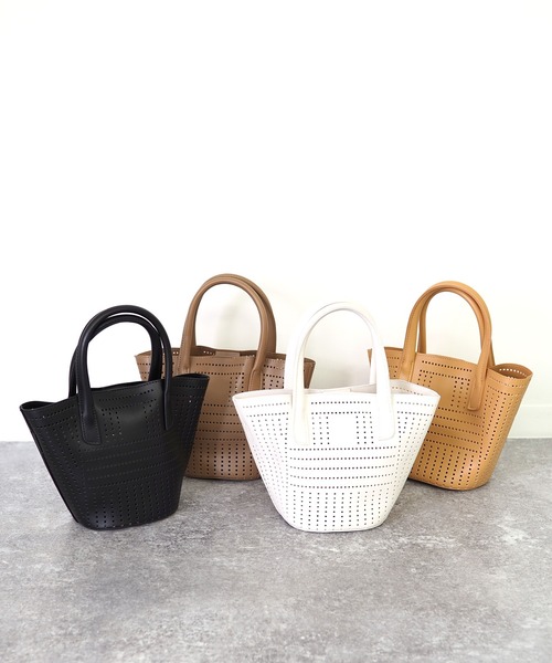 Riberry（リベリー）の「パンチングハンドバッグ（ハンドバッグ・レディース・ホワイト/ブラック/ブラウン/キャメル・FREE）」の10枚目の写真