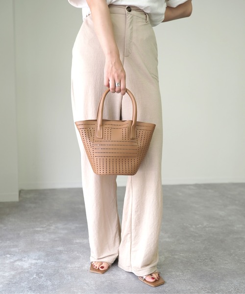 Riberry（リベリー）の「パンチングハンドバッグ（ハンドバッグ・レディース・ホワイト/ブラック/ブラウン/キャメル・FREE）」の7枚目の写真