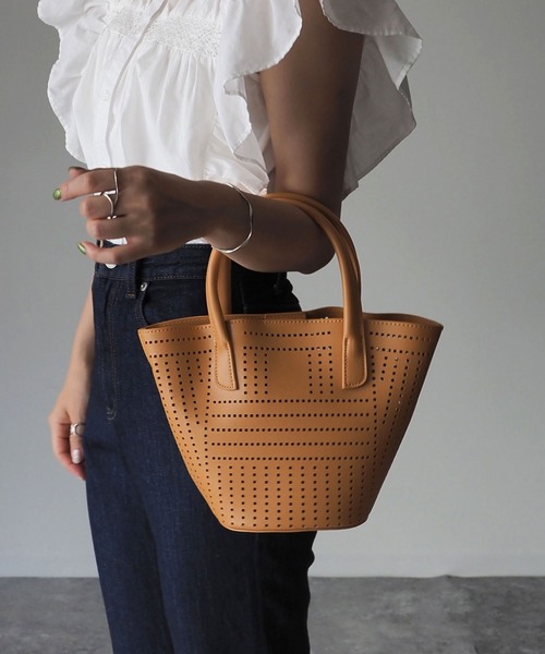 Riberry（リベリー）の「パンチングハンドバッグ（ハンドバッグ・レディース・ホワイト/ブラック/ブラウン/キャメル・FREE）」の21枚目の写真