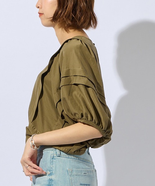 RIVE DROITE(リヴドロワ)の「【ZOZOTOWN限定】ボリュームスリーブタックブラウス(シャツ/ブラウス・レディース・ブラック/カーキ・FREE)」の1枚目の写真