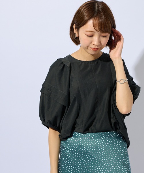 RIVE DROITE(リヴドロワ)の「【ZOZOTOWN限定】ボリュームスリーブタックブラウス(シャツ/ブラウス・レディース・ブラック/カーキ・FREE)」の2枚目の写真