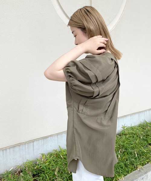 RIVE DROITE(リヴドロワ)の「【ZOZOTOWN限定】ボリュームスリーブタックブラウス(シャツ/ブラウス・レディース・ブラック/カーキ・FREE)」の4枚目の写真