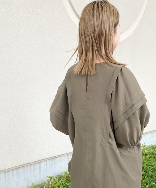 RIVE DROITE(リヴドロワ)の「【ZOZOTOWN限定】ボリュームスリーブタックブラウス(シャツ/ブラウス・レディース・ブラック/カーキ・FREE)」の5枚目の写真