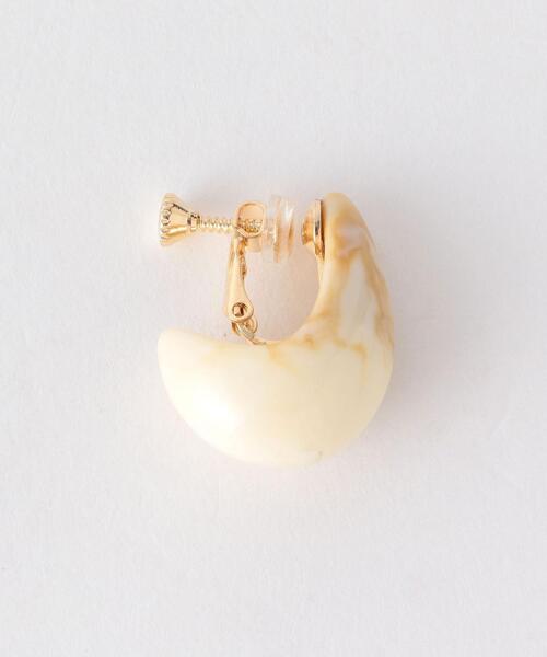 green label relaxing（グリーンレーベルリラクシング）の「マーブル ドロップ イヤリング（イヤリング・レディース・ベージュ/ブラウン/ケリー・FREE）」の6枚目の写真