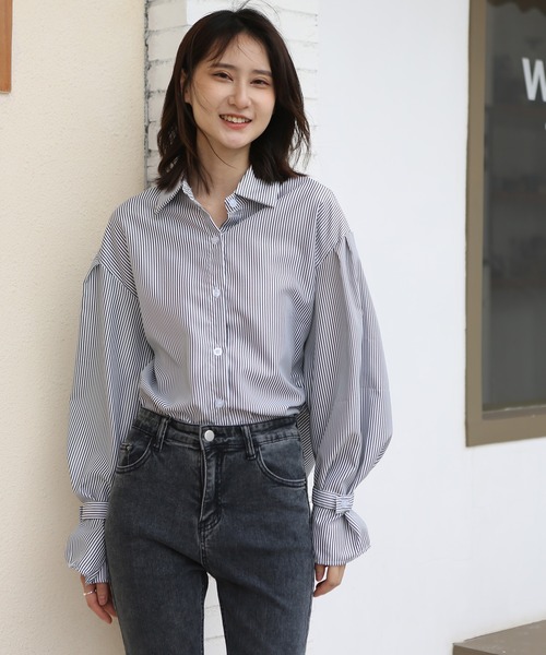 MAISON DE THERESE（メゾン ド テレーズ）の「細ストライプシャツブラウス ボリュームスリーブストライプシャツ（シャツ/ブラウス・レディース・ブルー/ブラック・MEDIUM/SMALL/LARGE）」の18枚目の写真