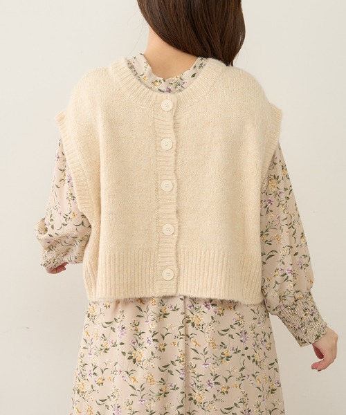 natural couture(ナチュラルクチュール)の「【WEB限定】バックボタンデザインほんわりベスト(ベスト・レディース・アイボリー/モカ/スミクロ・FREE)」の11枚目の写真