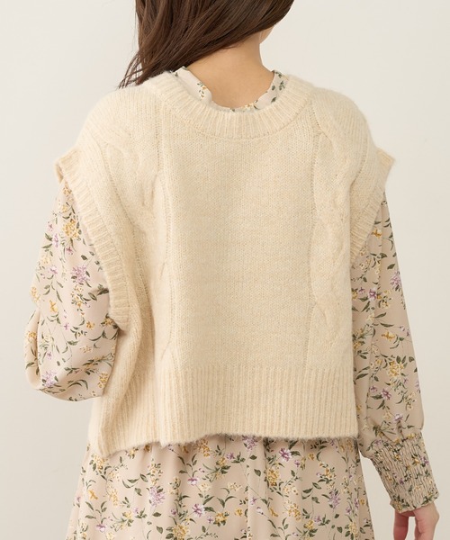 natural couture(ナチュラルクチュール)の「【WEB限定】バックボタンデザインほんわりベスト(ベスト・レディース・アイボリー/モカ/スミクロ・FREE)」の13枚目の写真