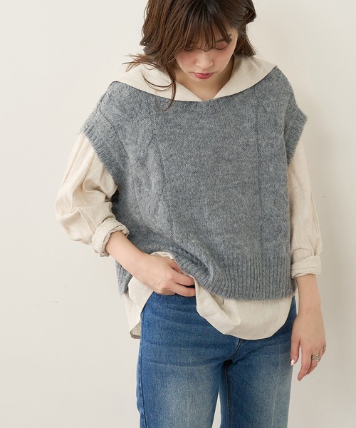 natural couture(ナチュラルクチュール)の「【WEB限定】バックボタンデザインほんわりベスト(ベスト・レディース・アイボリー/モカ/スミクロ・FREE)」の8枚目の写真