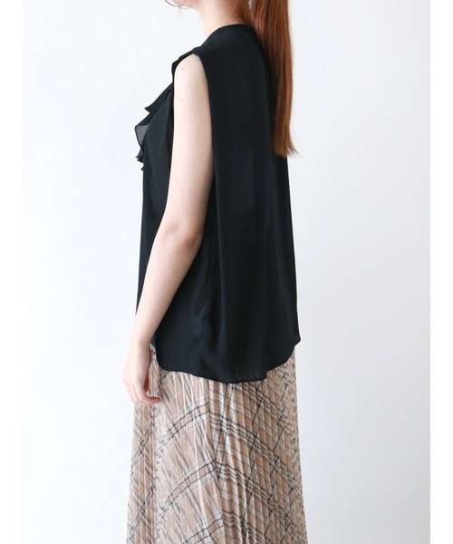 Te chichi(テチチ)の「楊柳シフォンラッフルブラウス(シャツ/ブラウス・レディース・ブラック/オフホワイト/グリーン・フリ-)」の9枚目の写真