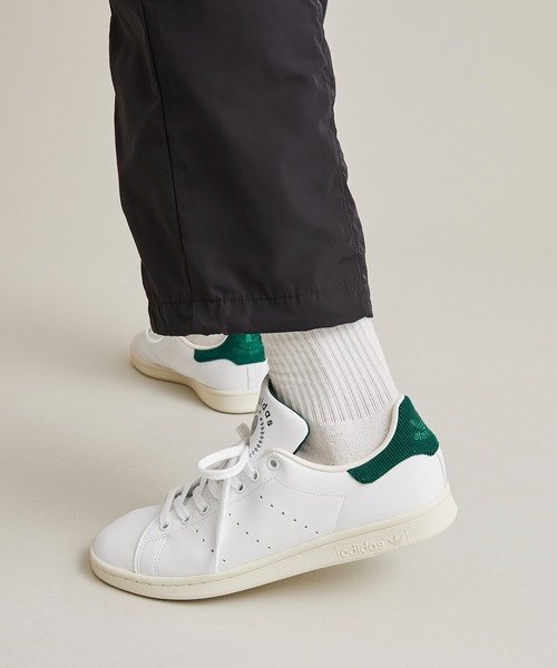adidas（アディダス）の「スタンスミス [STAN SMITH] アディダスオリジナルス（スニーカー・メンズ・ホワイト×グリーン・22.5cm/26.5cm/24.5cm/27.5cm/25.0cm/28.0cm/23.0cm/27.0cm/25.5cm/28.5cm/26.0cm/29.0cm/22.0cm/23.5cm/24.0cm/29.5cm）」の10枚目の写真