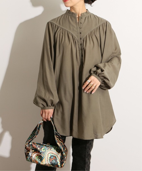 【IENA LA BOUCLE】 スタンドカラータックブラウス　新品未使用 IENA LA BOUCLE（イエナラブークル）の「IENA LA BOUCLE