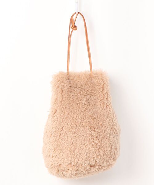 Doux archives（ドゥアルシーヴ）の「エコファーリバーシブル巾着（ハンドバッグ・レディース・モカ/グリーン/ベージュ・FREE）」の4枚目の写真