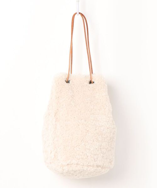 Doux archives（ドゥアルシーヴ）の「エコファーリバーシブル巾着（ハンドバッグ・レディース・モカ/グリーン/ベージュ・FREE）」の5枚目の写真