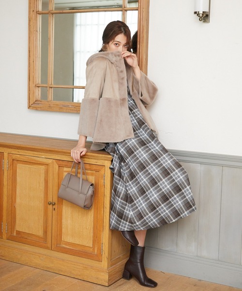 Rewde（ルゥデ）の「バックコンシャスチェック柄ワンピース（1R05-09234A）（ワンピース・レディース・ベージュ/ネイビー/グレー・S/M/L）」の21枚目の写真