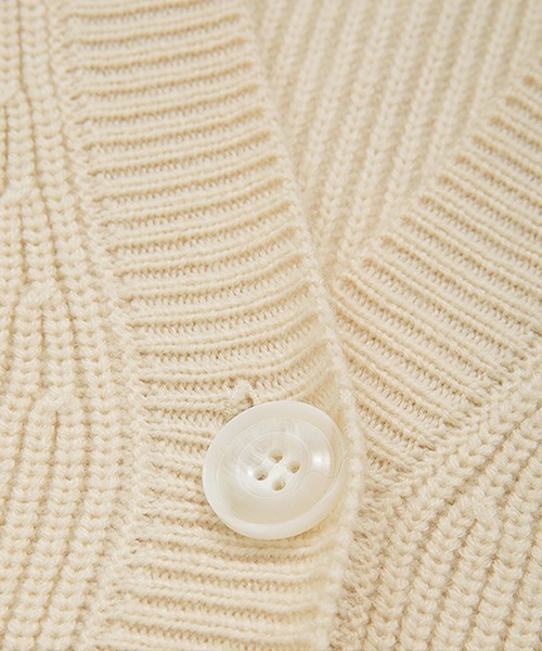 Fano Studios(ファノ ストゥディオズ)の「【Fano Studios】Loose V-neck ridge knitted cardigan FQ21S100(カーディガン/ボレロ・レディース・アイボリー・S/L/M)」の14枚目の写真