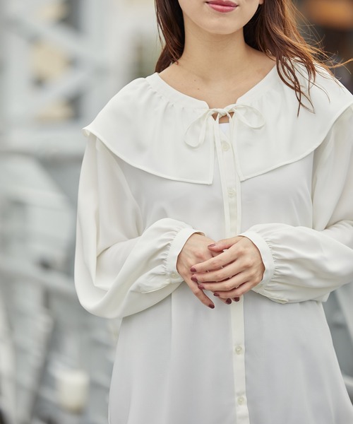 Honeys（ハニーズ）の「衿フリルブラウス（シャツ/ブラウス・レディース・ホワイト系その他/ブラック系その他/パープル系その他/ブラック/アイボリー・L/M/S）」の2枚目の写真