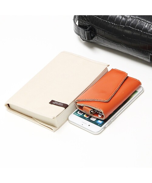 LACOSTE（ラコステ）の「アメリア エンボスレザーショルダーバッグ（ショルダーバッグ・レディース・ブラック/イエロー/チェリーレッド/ベージュ・FREE）」の15枚目の写真