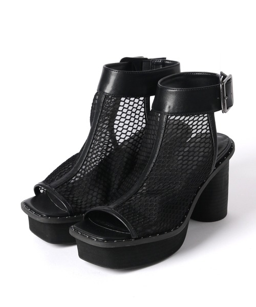 PAGEBOY(ページボーイ)の「スタッズボリュームサンダル(サンダル・レディース・ブラック系その他/ホワイト系その他/ブラック/ゼブラ・M/L)」の15枚目の写真