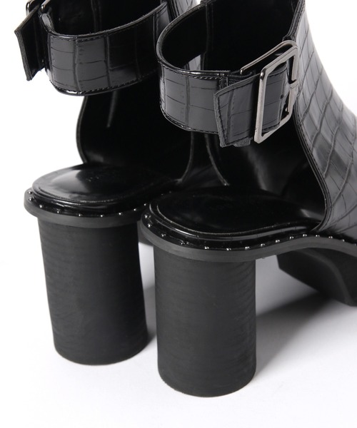 PAGEBOY(ページボーイ)の「スタッズボリュームサンダル(サンダル・レディース・ブラック系その他/ホワイト系その他/ブラック/ゼブラ・M/L)」の22枚目の写真