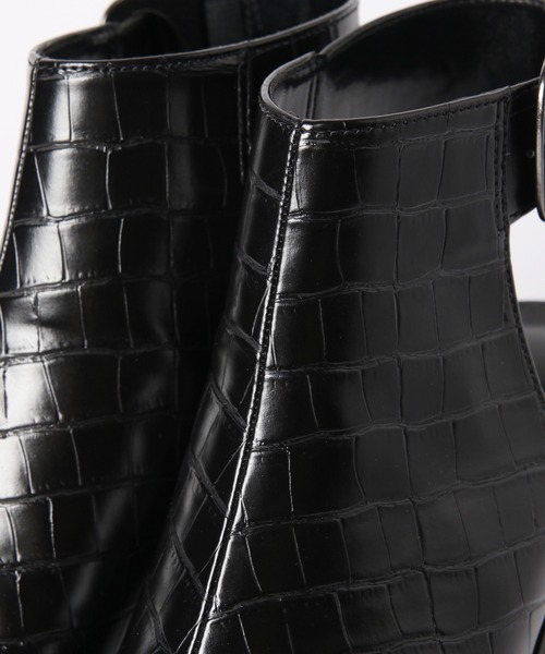 PAGEBOY(ページボーイ)の「スタッズボリュームサンダル(サンダル・レディース・ブラック系その他/ホワイト系その他/ブラック/ゼブラ・M/L)」の6枚目の写真