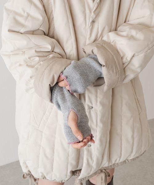 Kastane(カスタネ)の「配色ステッチアームウォーマー(アームカバー・レディース・ライトグレー/ブラウン/アイボリー・FREE)」の2枚目の写真