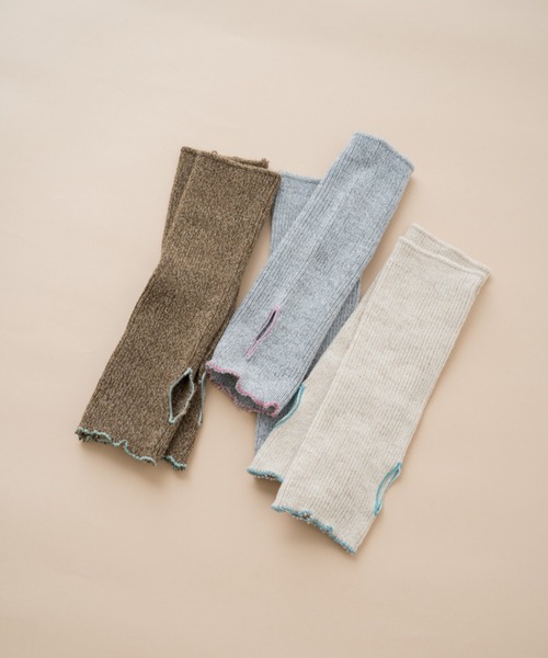 Kastane(カスタネ)の「配色ステッチアームウォーマー(アームカバー・レディース・ライトグレー/ブラウン/アイボリー・FREE)」の15枚目の写真