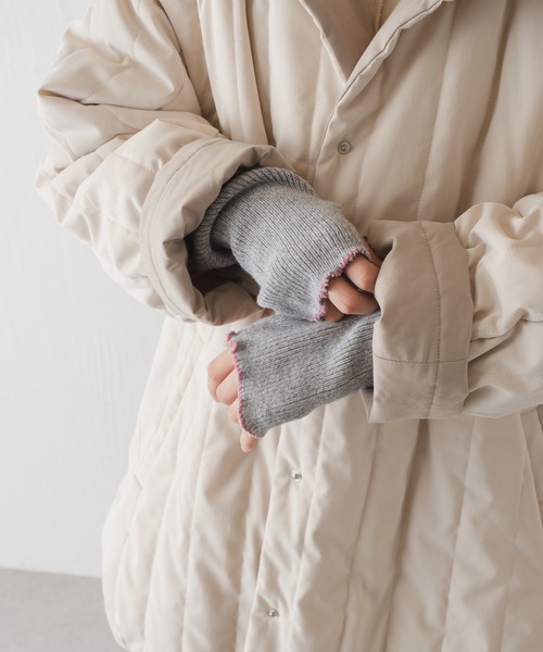 Kastane(カスタネ)の「配色ステッチアームウォーマー(アームカバー・レディース・ライトグレー/ブラウン/アイボリー・FREE)」の14枚目の写真