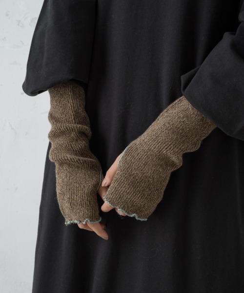 Kastane(カスタネ)の「配色ステッチアームウォーマー(アームカバー・レディース・ライトグレー/ブラウン/アイボリー・FREE)」の18枚目の写真