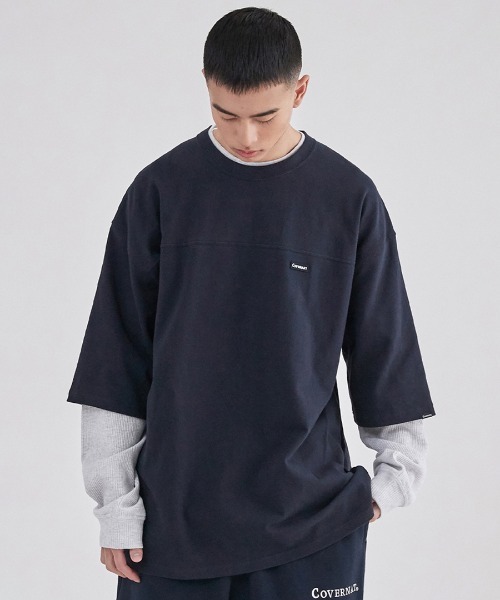 COVERNAT（カバーナット）の「【COVERNAT】LAYERED AUTHENTIC WAPPEN LONG SLEEVE / カバーナット レイヤード オーセンティック ワッペン ロゴ ロングスリーブ Tシャツ（Tシャツ/カットソー・メンズ・ブラック/ネイビー/グレー・SMALL/MEDIUM/LARGE/X-LARGE）」の4枚目の写真