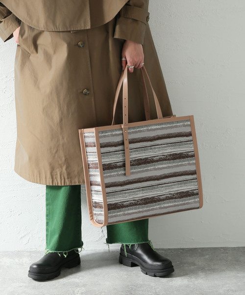 the dilettante（ザ・ディレッタント）の「【the dilettante / ザ ディッレタント】ストライププリントバッグ（トートバッグ・レディース・ベージュ系その他・FREE）」の2枚目の写真