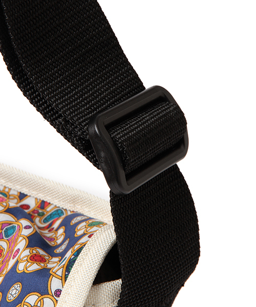 Manhattan Portage（マンハッタンポーテージ）の「●Manhattan Portage×BEAMS BOY / 別注“1605” LIBERTY 15SS（ショルダーバッグ・レディース・ブラック/ネイビー・ONE SIZE）」の3枚目の写真