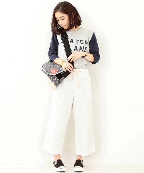 Manhattan Portage（マンハッタンポーテージ）の「●Manhattan Portage×BEAMS BOY / 別注“1605” LIBERTY 15SS（ショルダーバッグ・レディース・ブラック/ネイビー・ONE SIZE）」の7枚目の写真