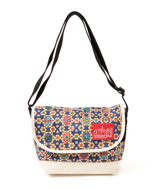 Manhattan Portage（マンハッタンポーテージ）の「●Manhattan Portage×BEAMS BOY / 別注“1605” LIBERTY 15SS（ショルダーバッグ・レディース・ブラック/ネイビー・ONE SIZE）」の14枚目の写真